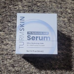 Hyaluronic Acid Serum - White